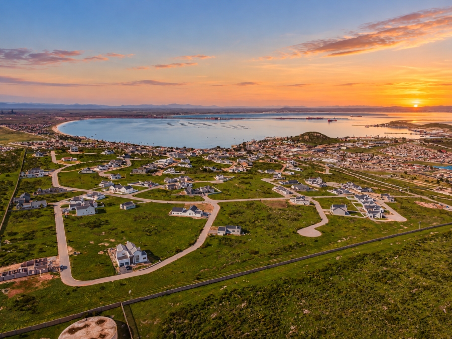 4 Bedroom Property for Sale in Hoogland Western Cape
